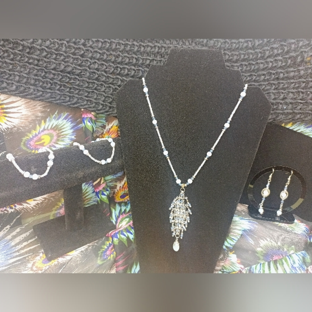 *NEW* Tiffany's Unique Jewelry Stunning Opal & Swarovski Crystals Jewelry Set 💎